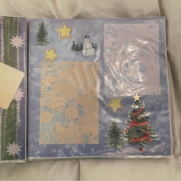 Pre-designed Holiday Scrapbook Album - Picture 7 of 9